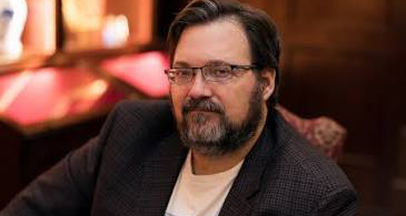Brandon Sanderson